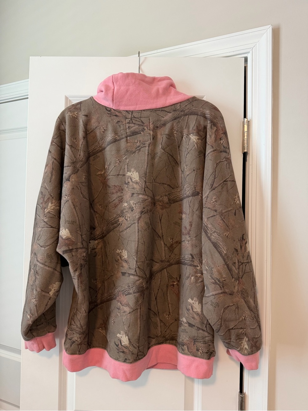 DAIRY BOY Mock Neck in Evergreen Camo/Pink - Picture 4 of 5